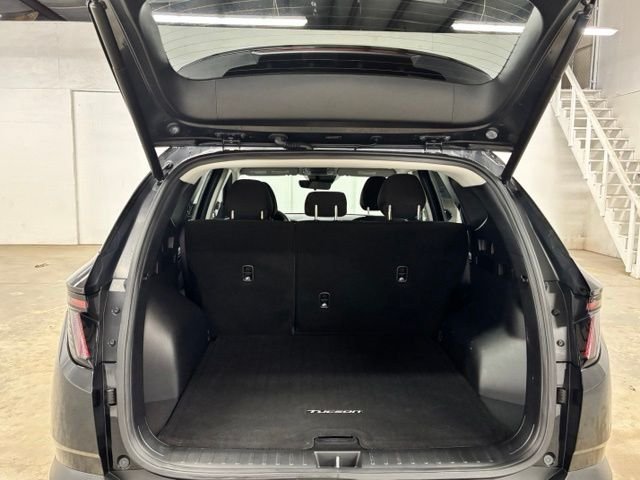 Used 2023 Black Hyundai SEL image 24