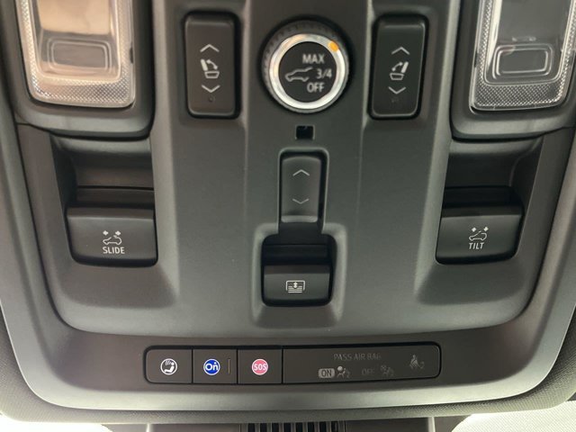 Used 2024 Onyx Black GMC Denali image 29