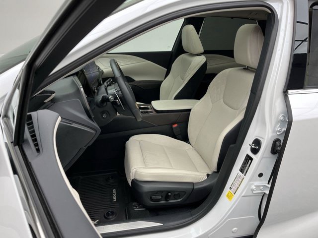 Used 2026 Eminent White Pearl Lexus RX 350 Luxury image 3