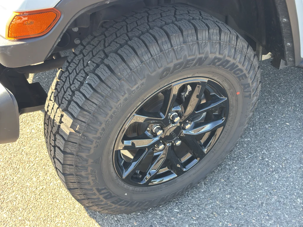 Used 2023 Bright White Clearcoat Jeep Sport S image 20
