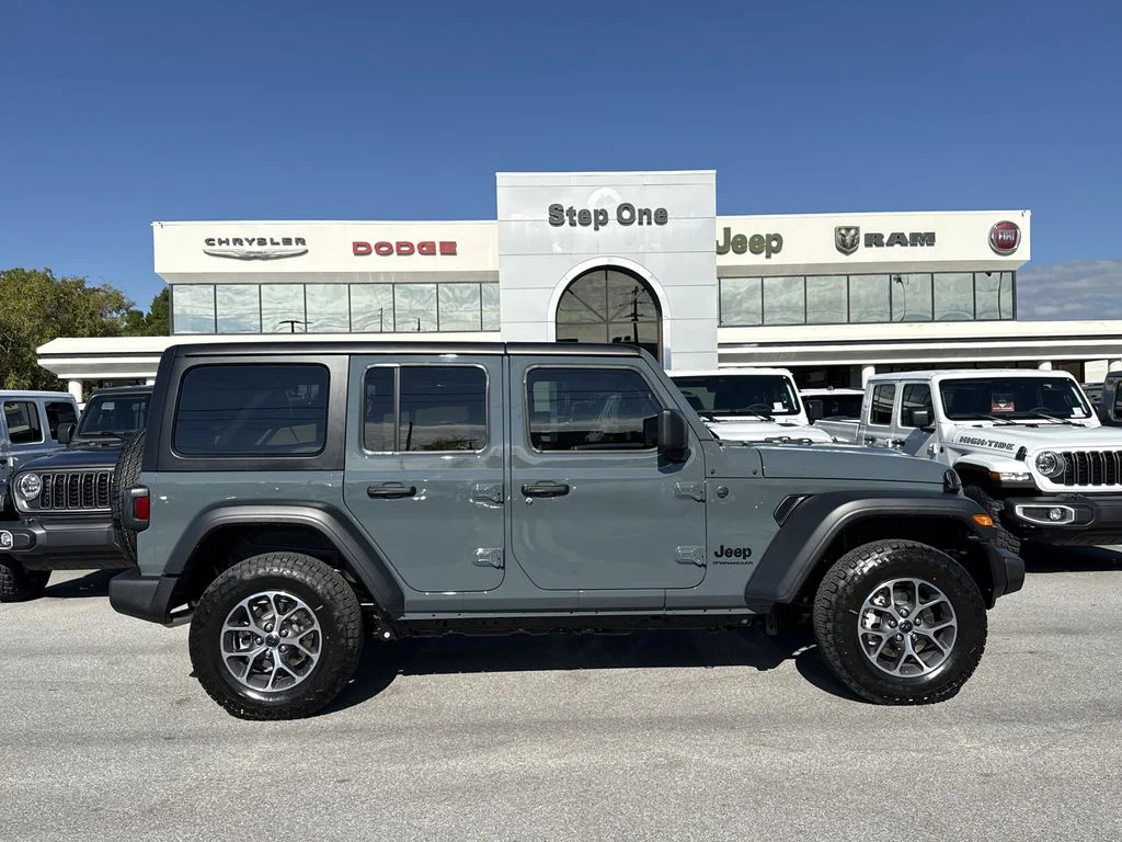 New 2026 Anvil Clear-Coat Exterior Paint Jeep Sport S image 4