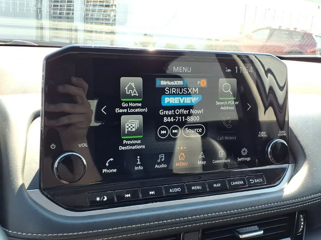 Used 2022 Silver Nissan Platinum image 24