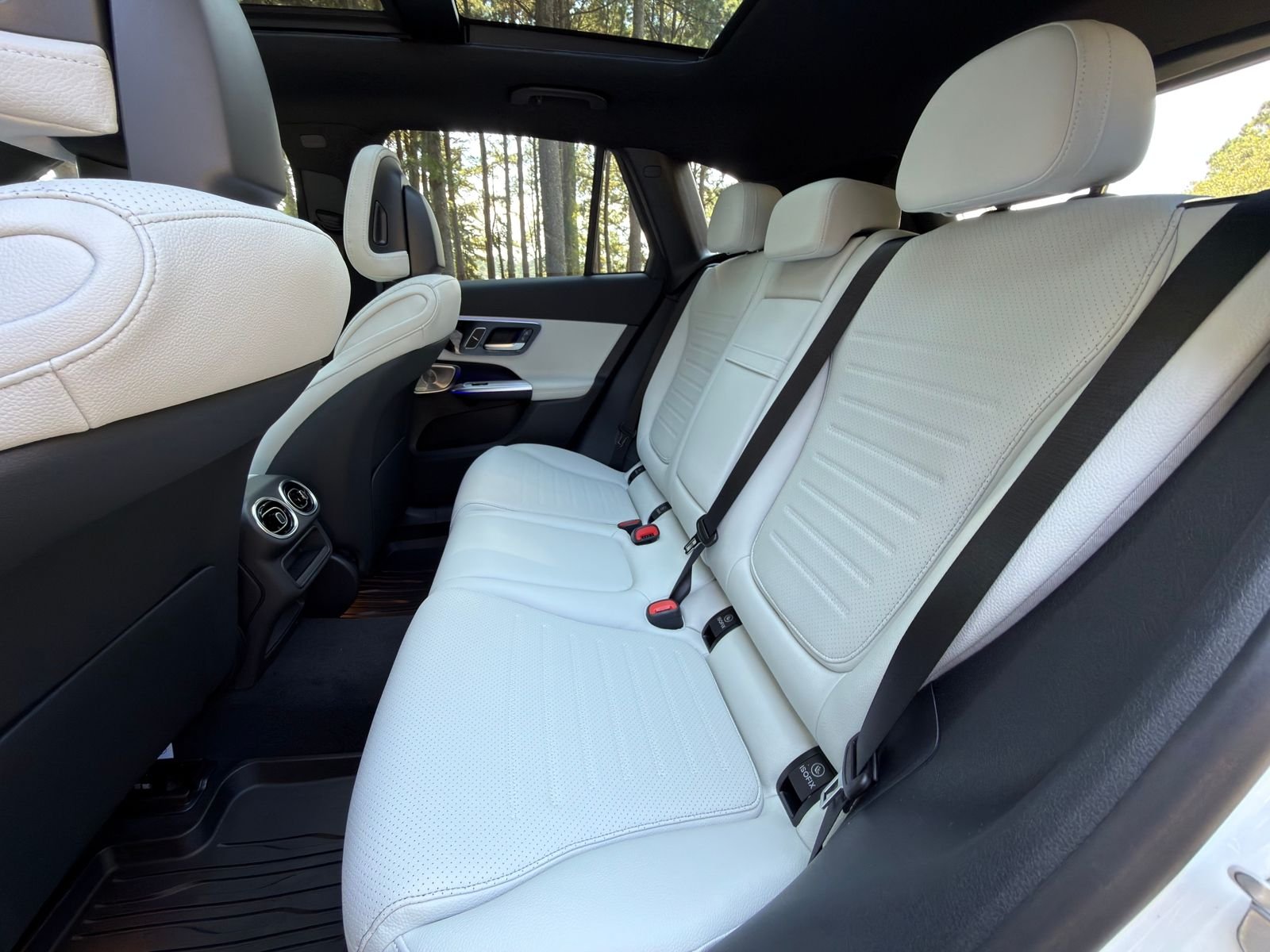 Used 2026 Polar White Mercedes-Benz GLC 300 image 14