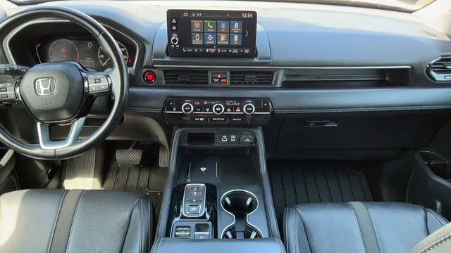 Used 2025  Honda EX-L image 17