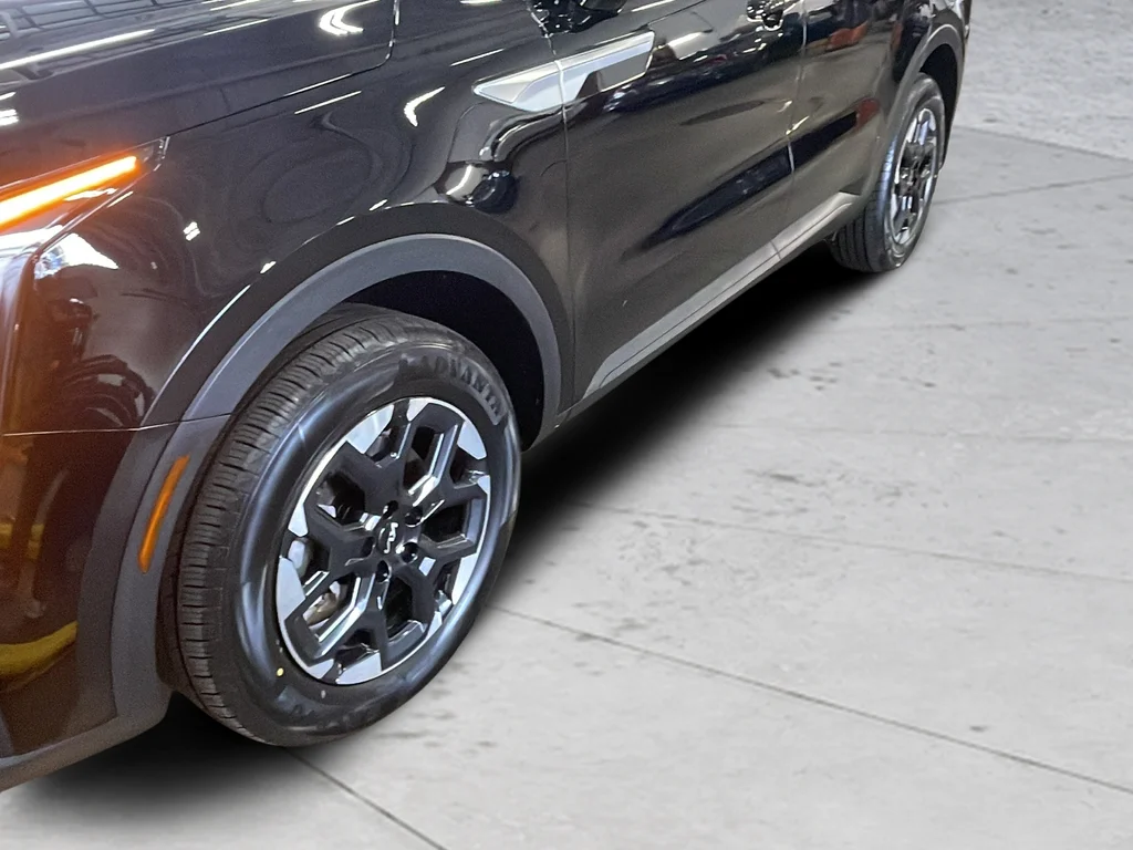 Used 2024 Black Kia S image 44