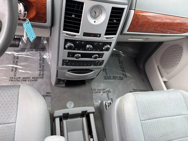 Used 2009 Green Chrysler Touring image 13