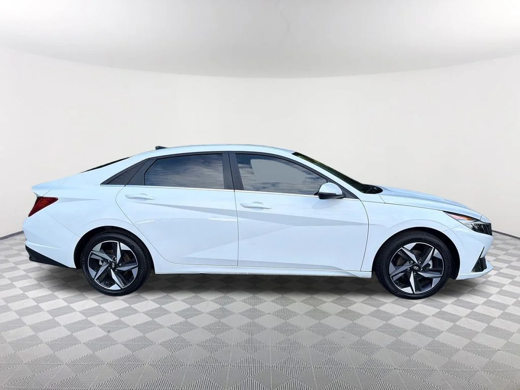 Used 2023 White Hyundai Limited image 4