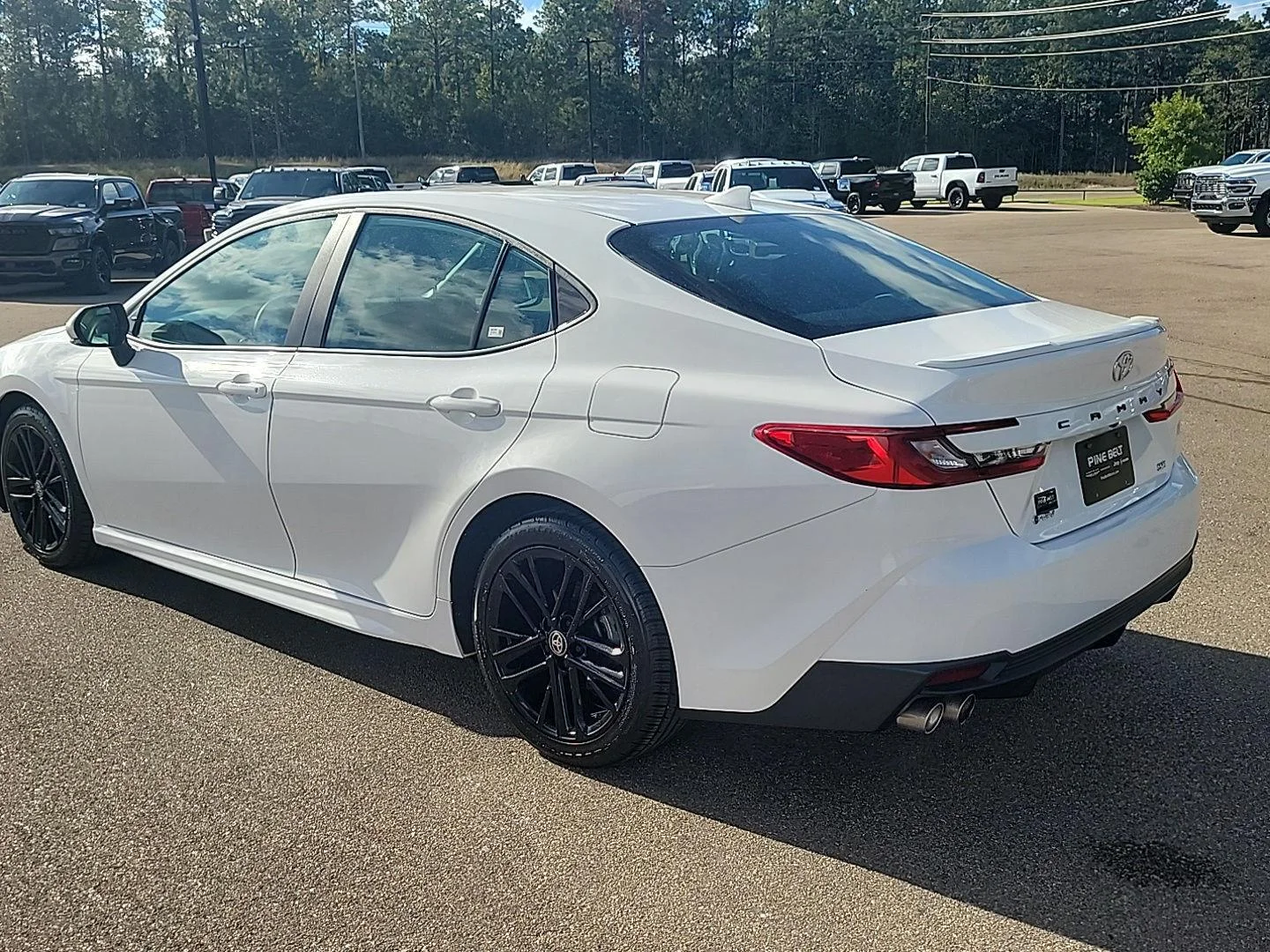 Used 2025 Ice Cap Toyota SE image 11