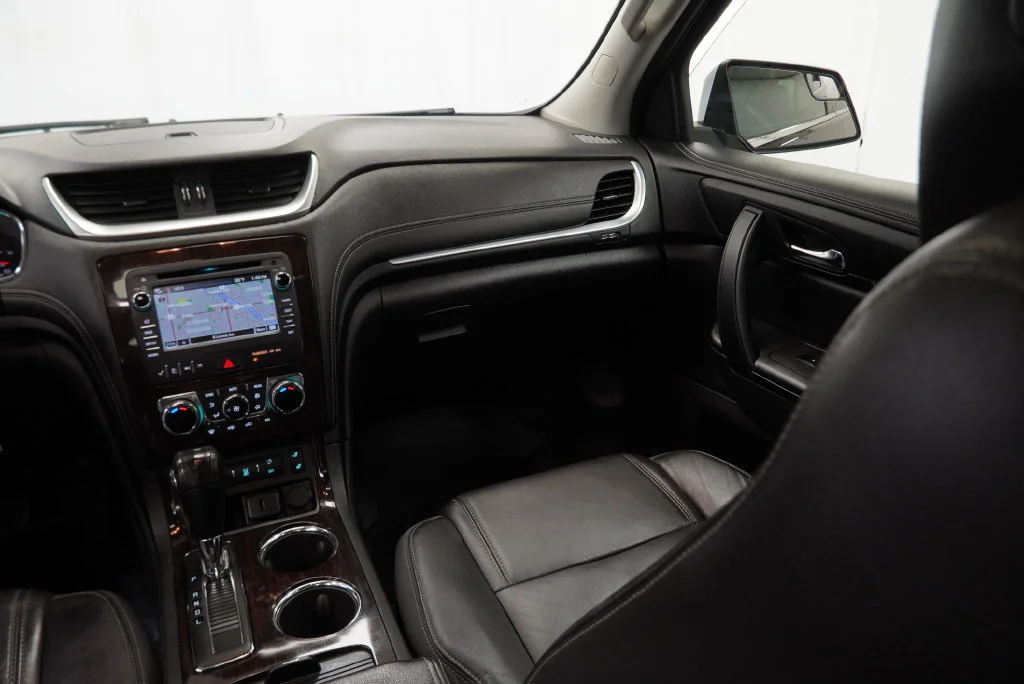 Used 2016 MOSAIC BLACK METALLIC Chevrolet LT image 17