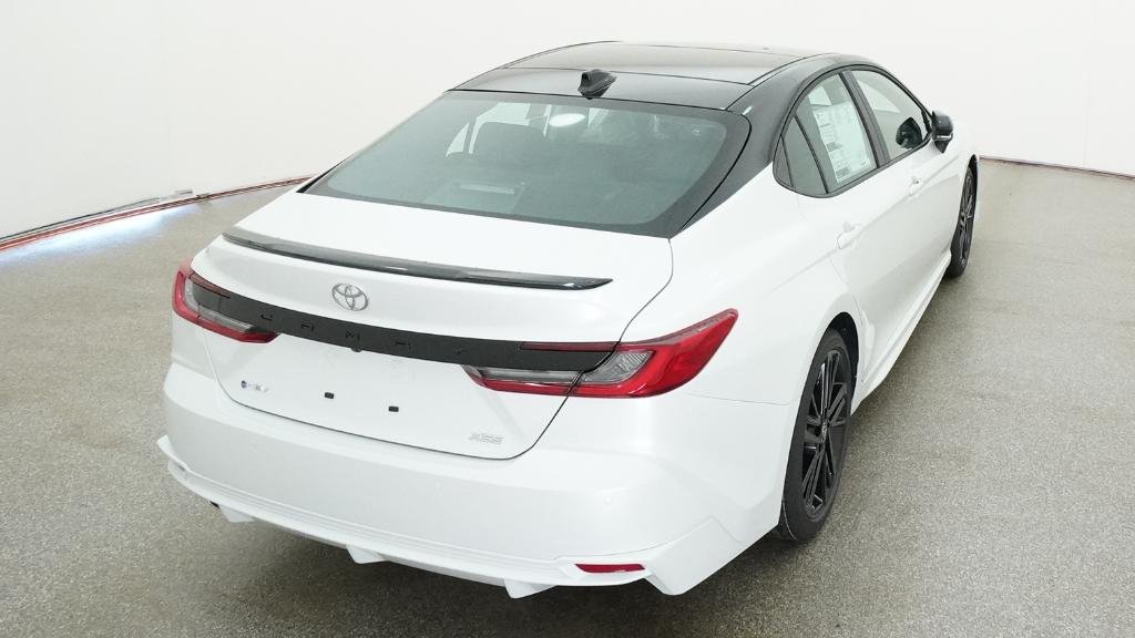 New 2026 Wind Chill Pearl with Midnight Black Metallic roof Toyota XSE image 7