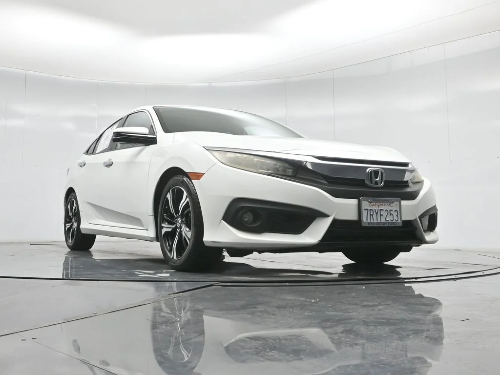 Used 2016 White Honda Touring image 42