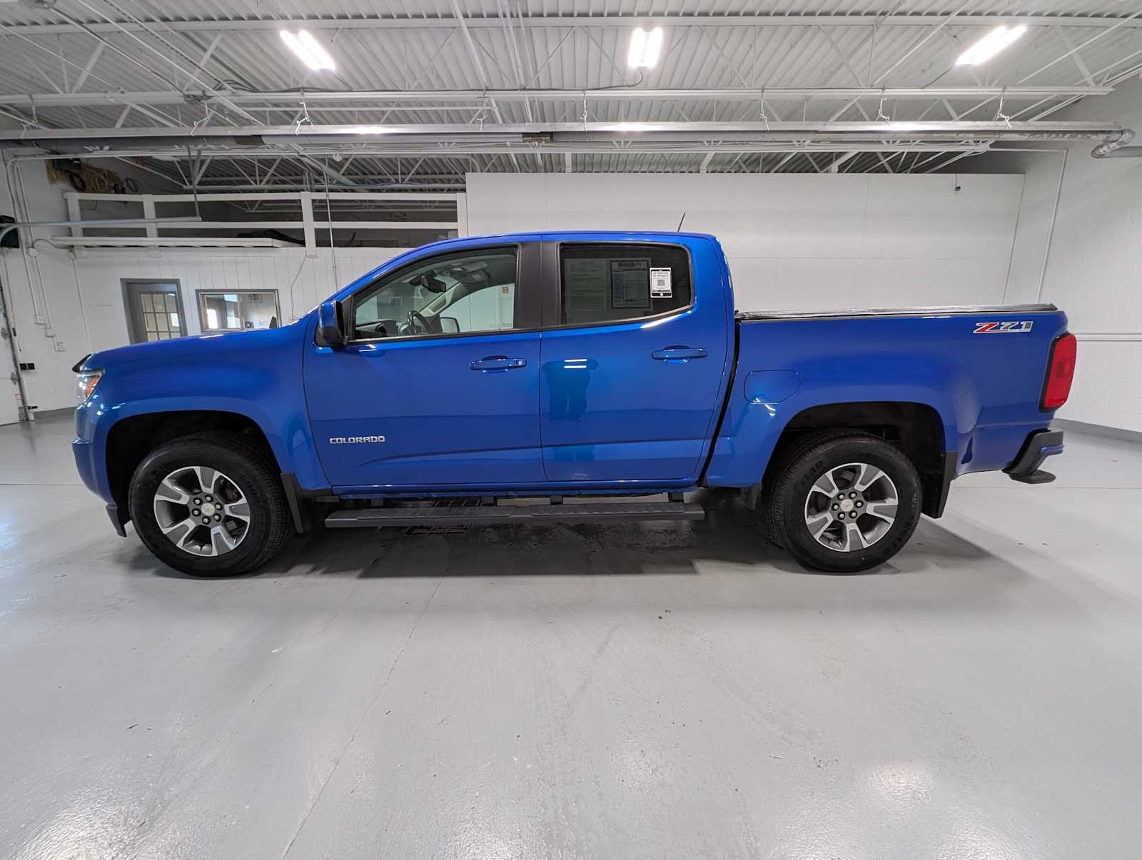 Used 2019 Kinetic Blue Metallic Chevrolet 4WD Z71 image 11