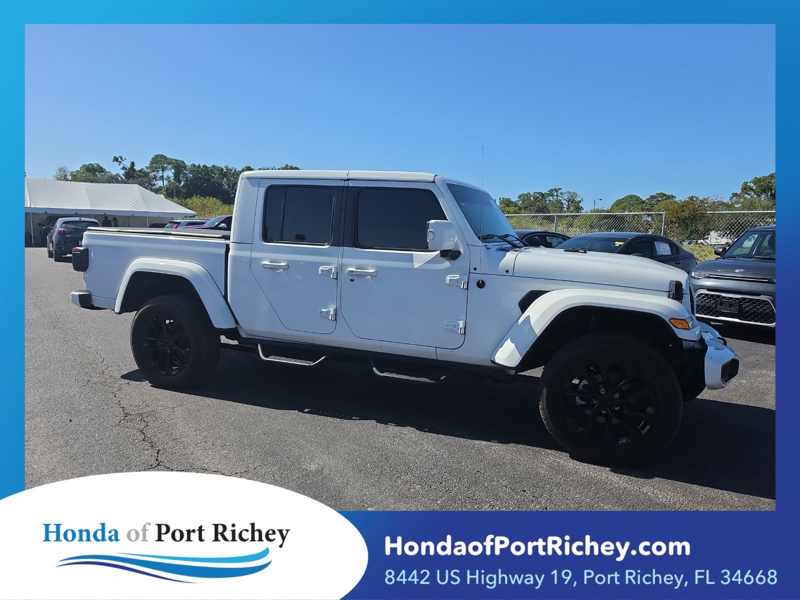 Used 2022 White Jeep High Altitude image 1