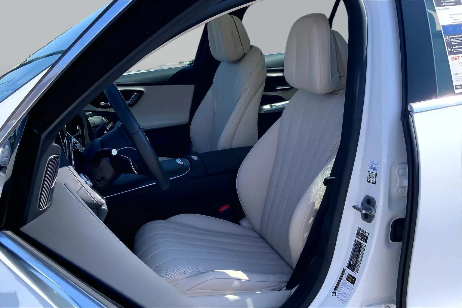 Certified Used 2025 MANUFAKTUR Moonlight White Metallic Mercedes-Benz E 450 image 8