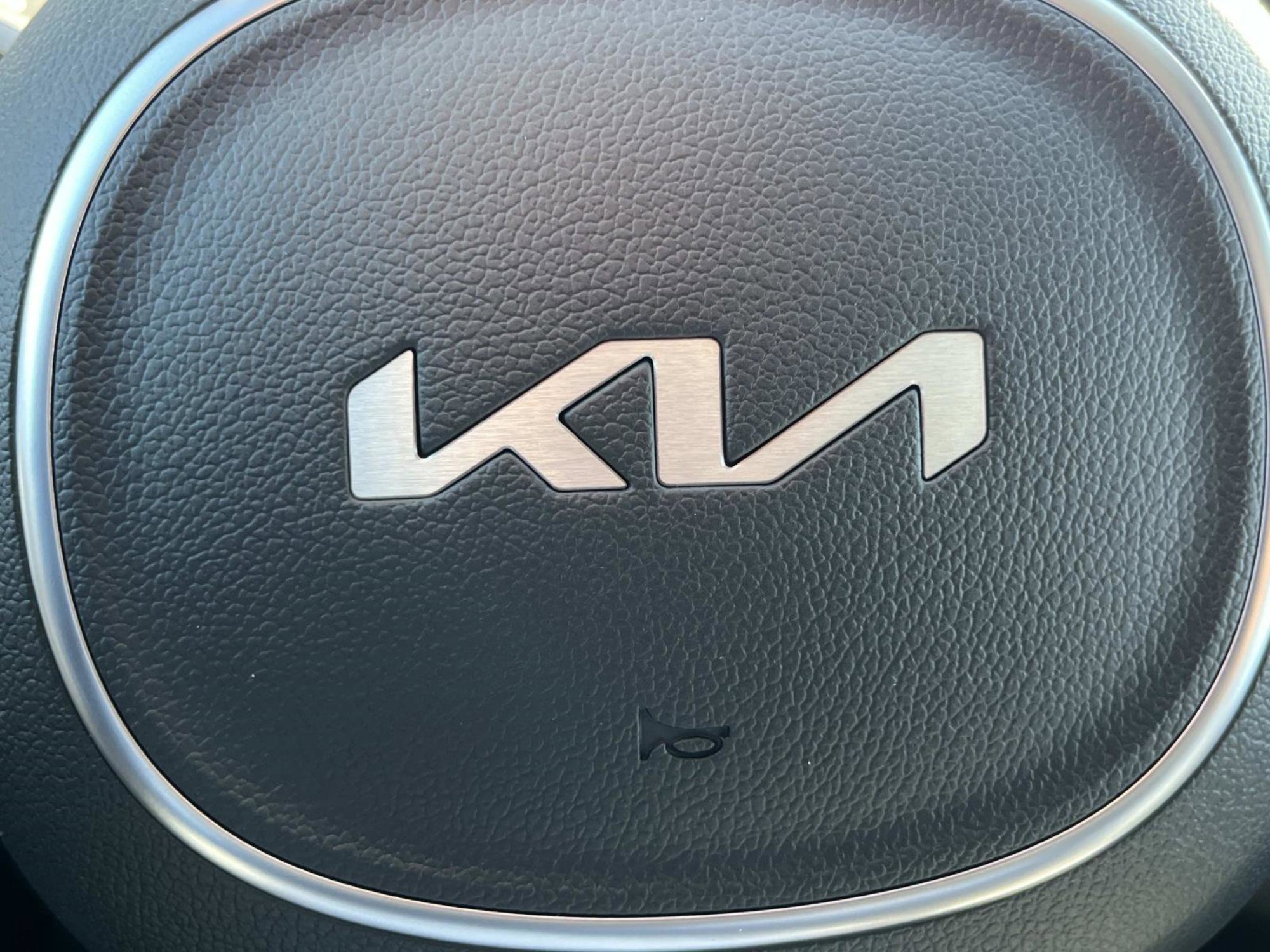 New 2026 Snow White Pearl Kia SX Prestige image 30