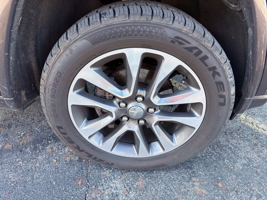 Used 2018 Brown Jeep Overland image 9