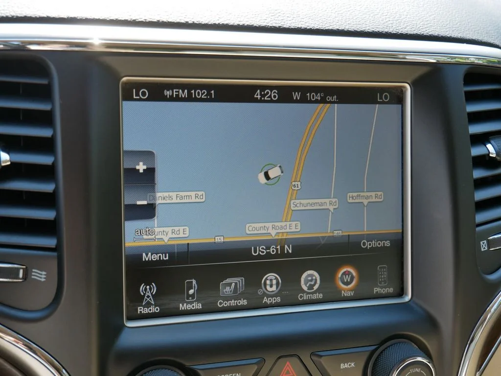 Used 2015 White Jeep Limited image 21