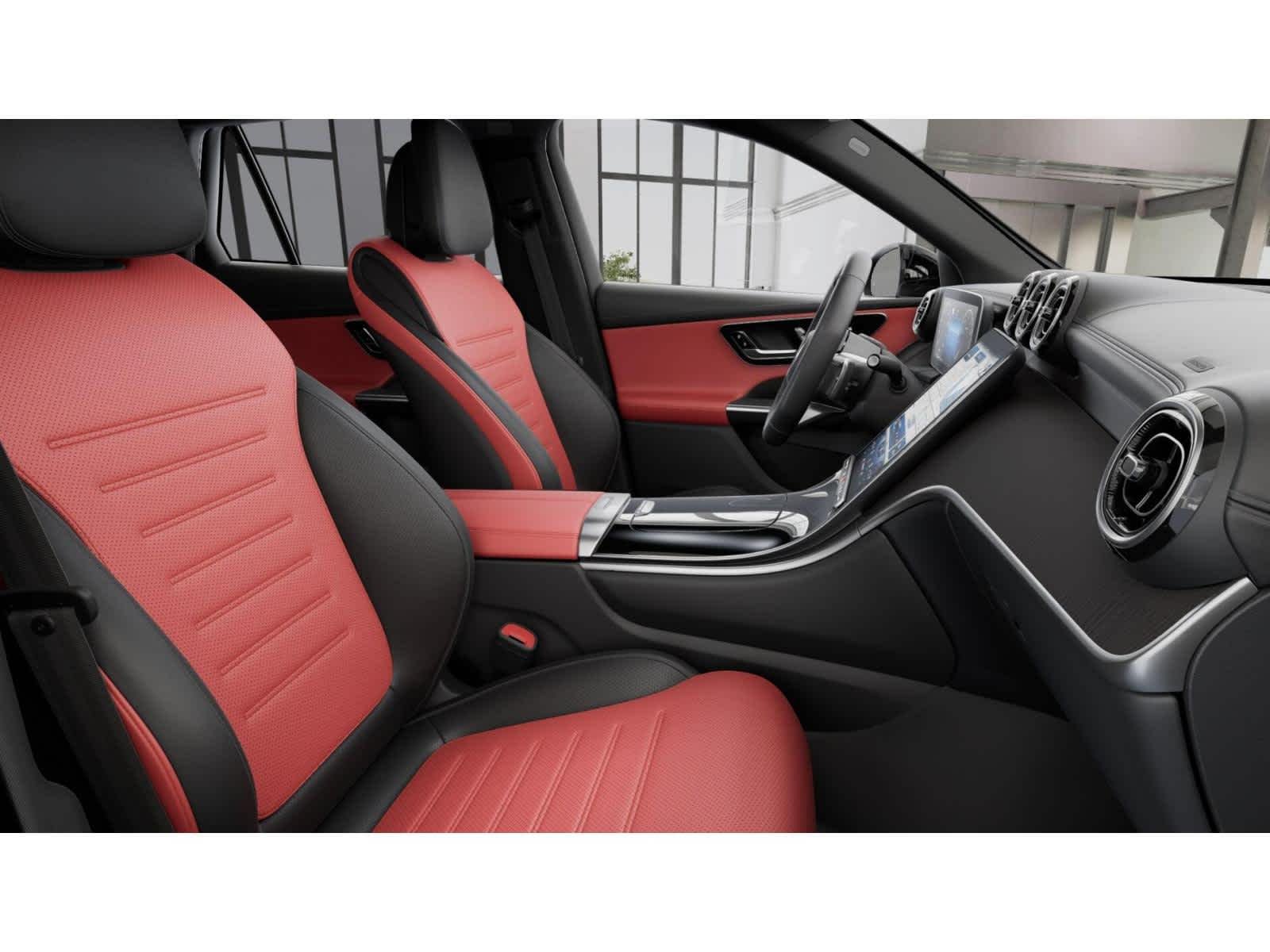 Used 2026 040/Black Mercedes-Benz GLC 300 image 4