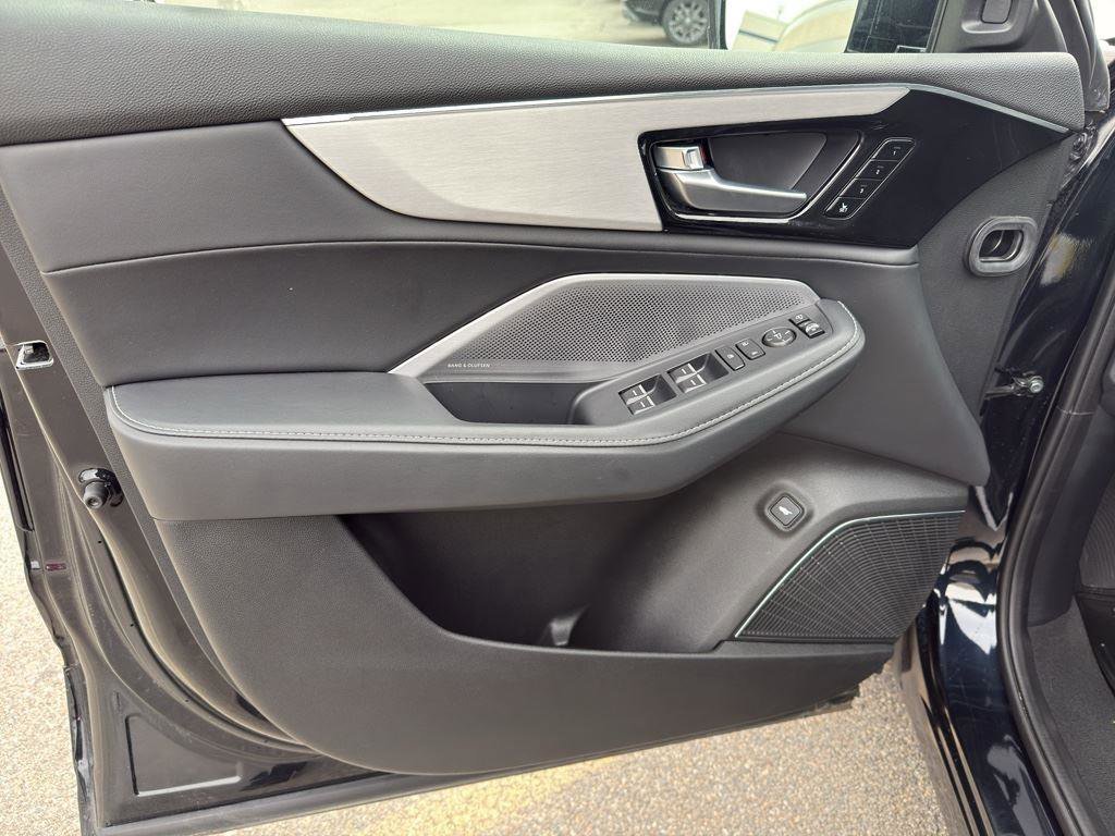 Certified Used 2025 Majestic Black Pearl Acura w/Technology Package image 10