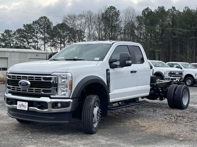 New 2026 Oxford White Ford F-450® XL image 24
