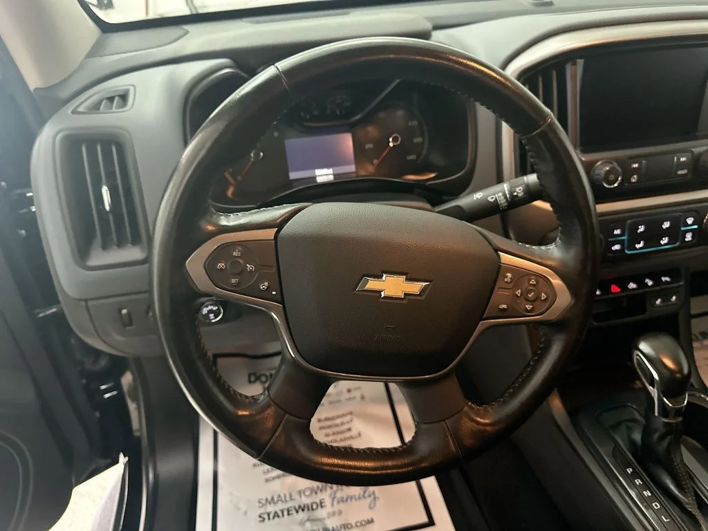 Used 2022 Black Chevrolet Z71 image 18