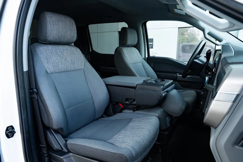 Used 2022 White Ford XLT image 29