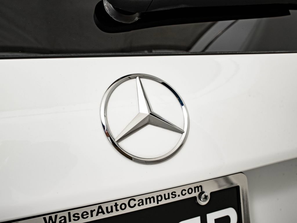 Used 2024 Polar White Mercedes-Benz GLB 250 image 17