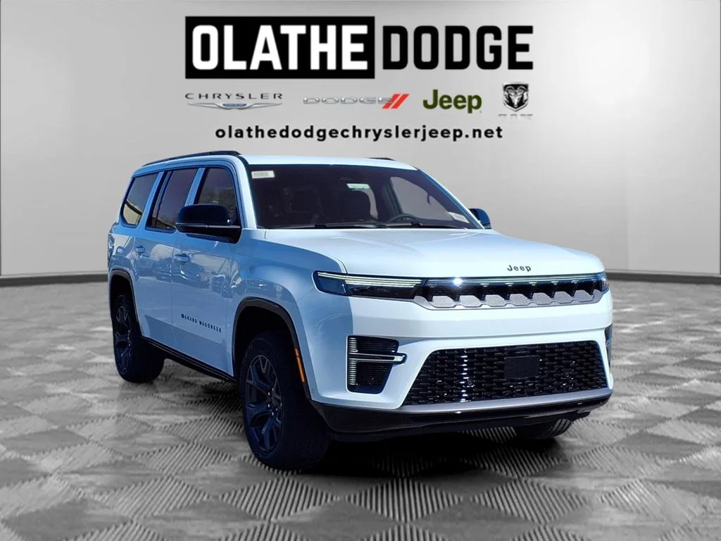 New 2026 Bright White Clear-Coat Exterior Paint Jeep Limited Altitude image 35