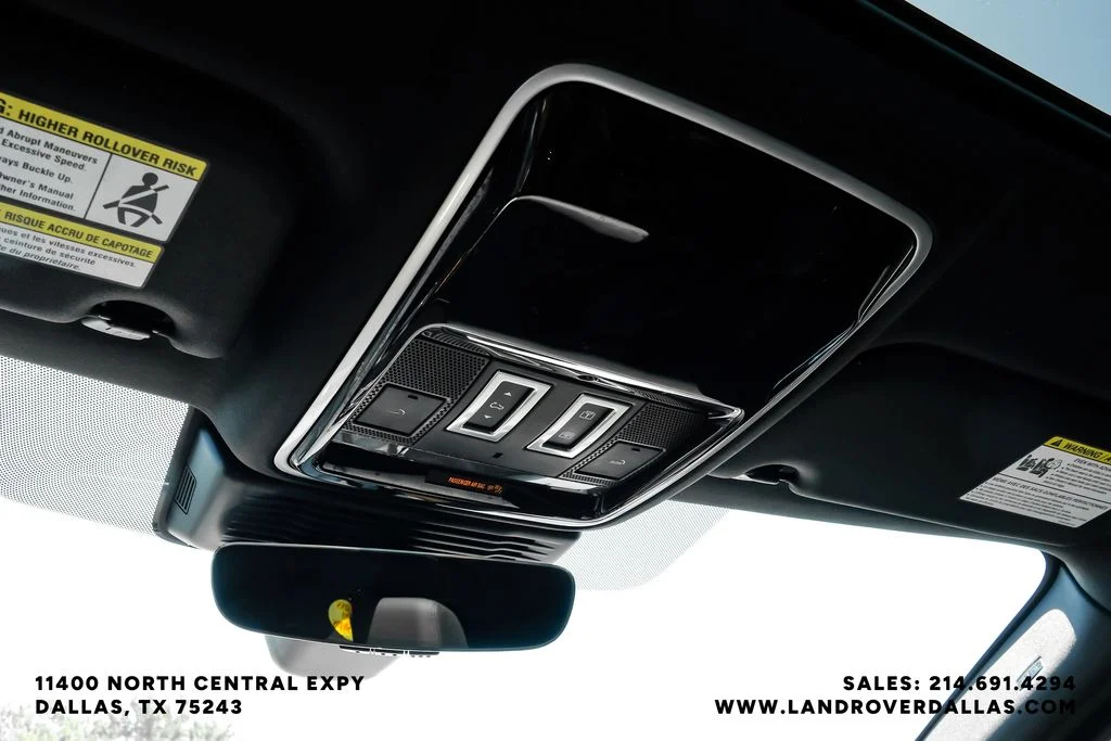 Used 2026 Black Land Rover Dynamic SE image 28