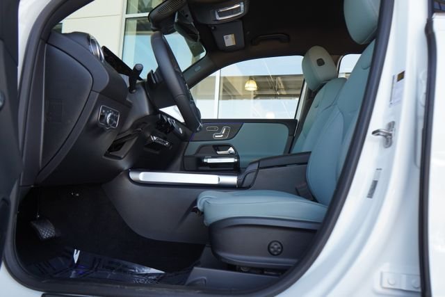 Used 2026  Mercedes-Benz GLB 250 image 23