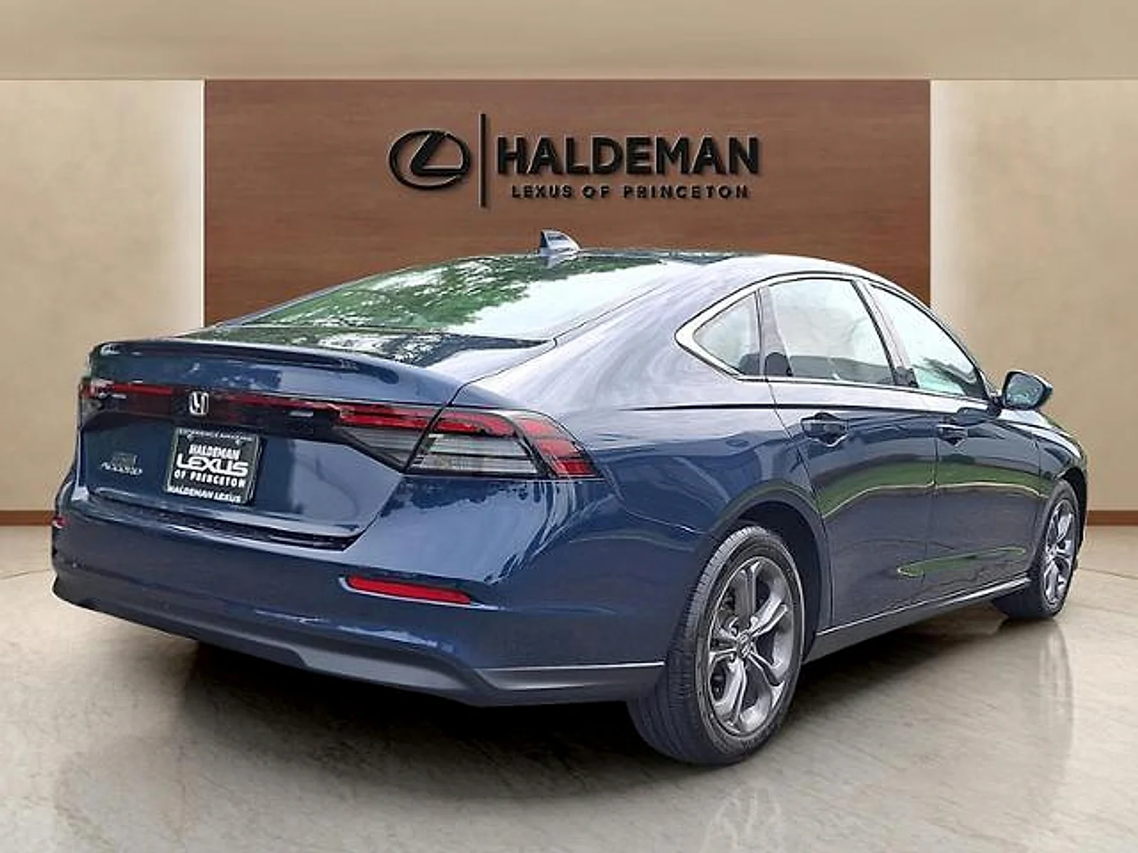 Used 2024 Canyon River Blue Metallic Honda EX image 6