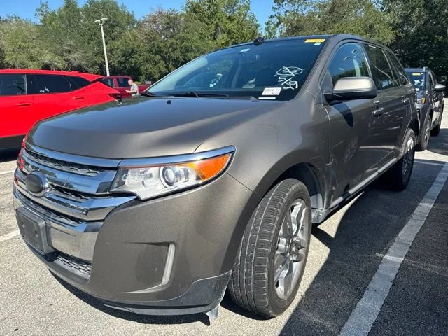 Used 2013 Black Ford SEL image 1
