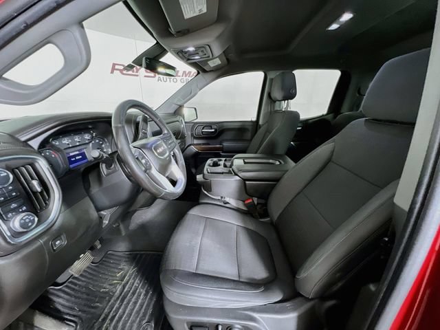 Used 2021 CAYENNE RED TINTCOAT GMC SLE image 9
