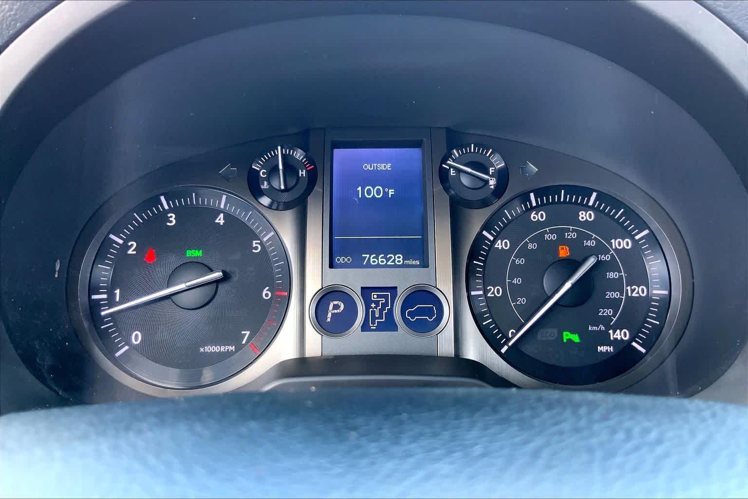 Used 2015 Silver Lining Metallic Lexus  image 25