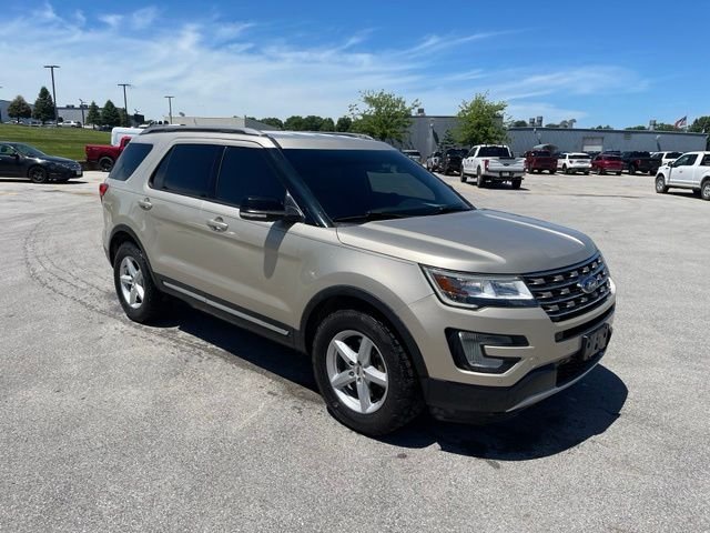 Certified Used 2017 White Gold Metallic Ford XLT image 1