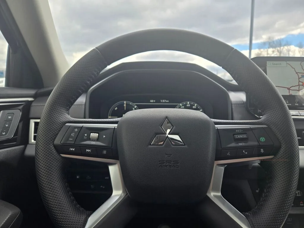 2025 Mitsubishi Outlander Plug-in Hybrid SEL - Photo 33