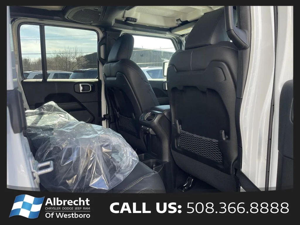 New 2026 Bright White Clear-Coat Exterior Paint Jeep Sahara image 13