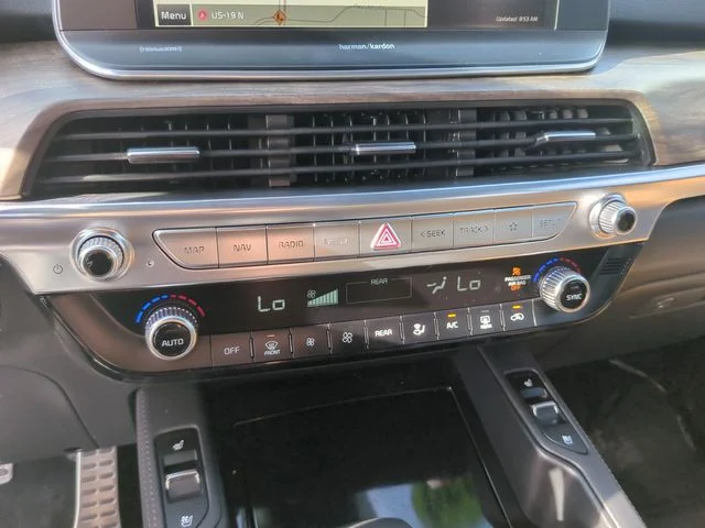 Used 2020 White Kia SX image 26