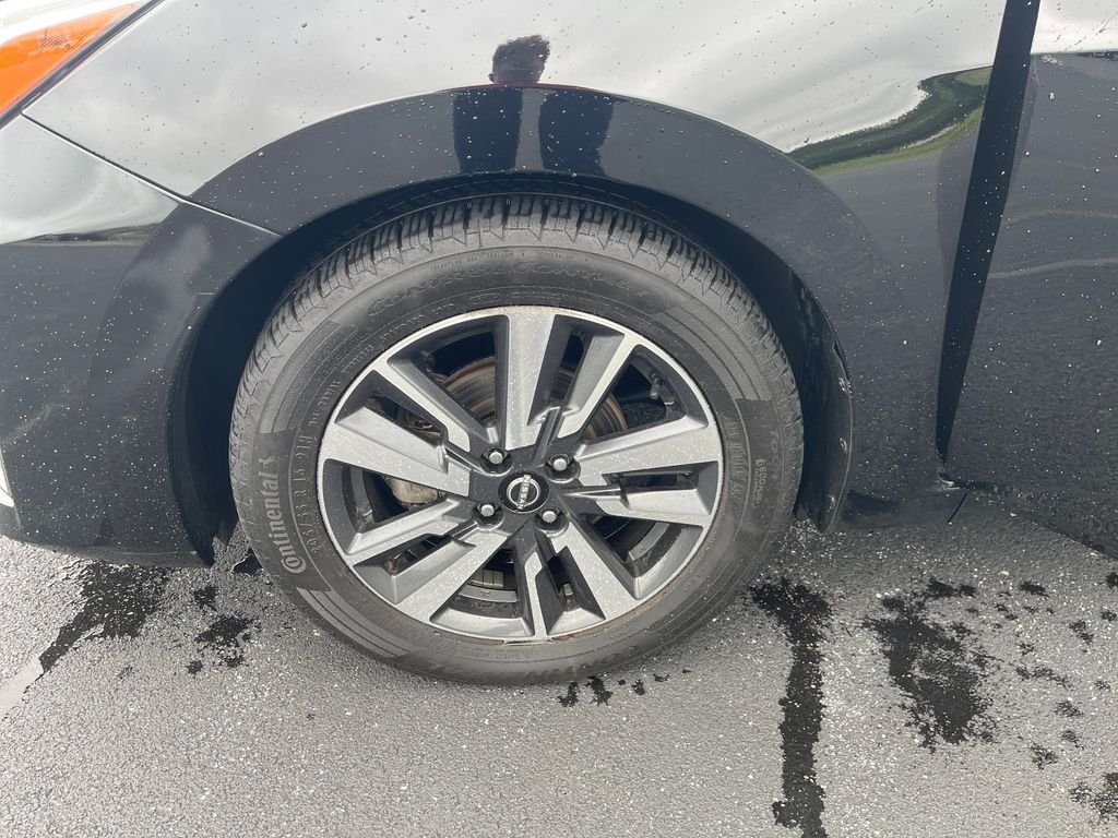 Used 2024 Black Nissan 1.6 SV image 10