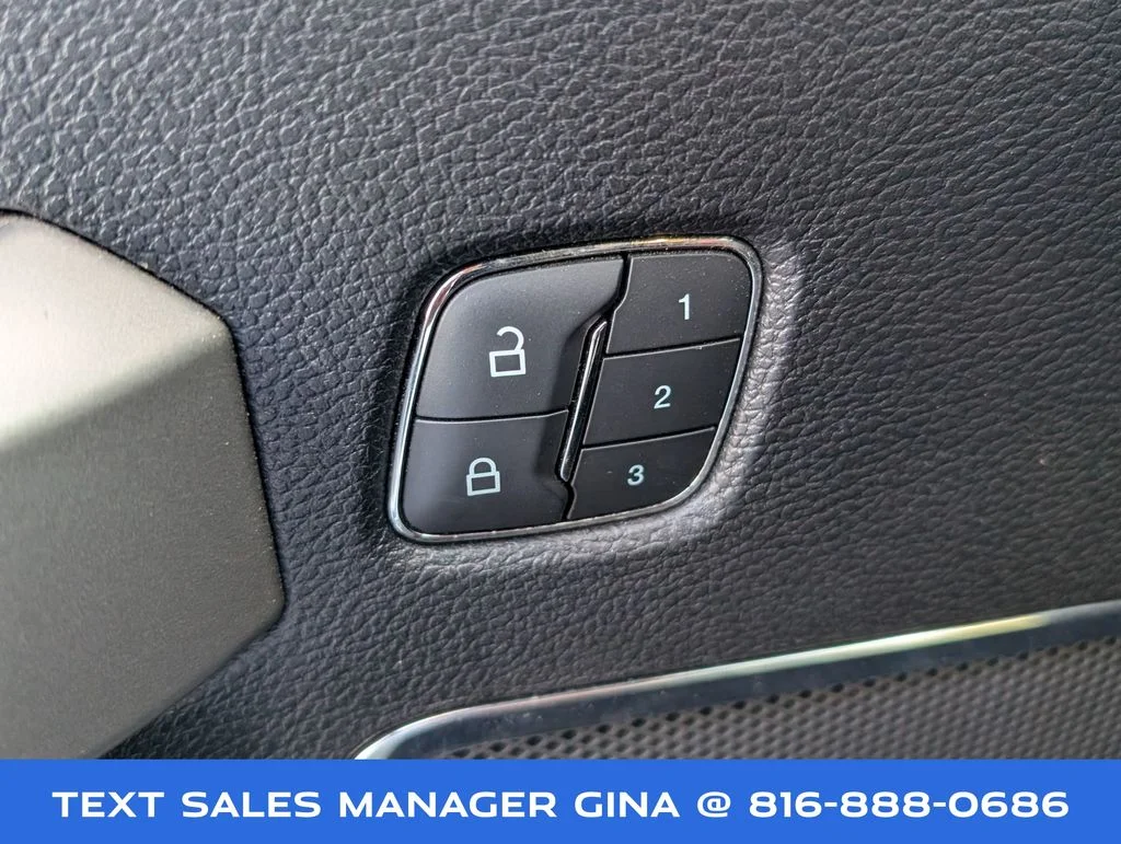 Certified Used 2019 White Ford Lariat image 18