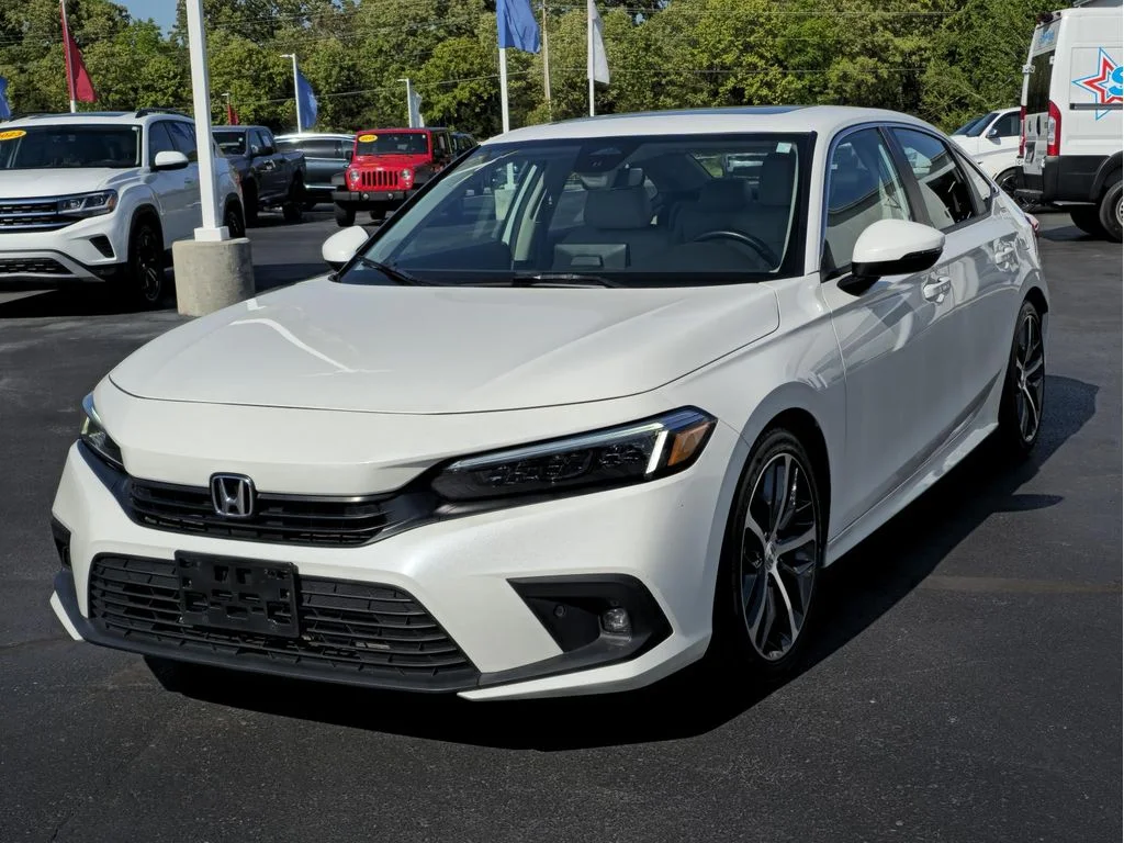 Used 2024 White Honda Touring image 3