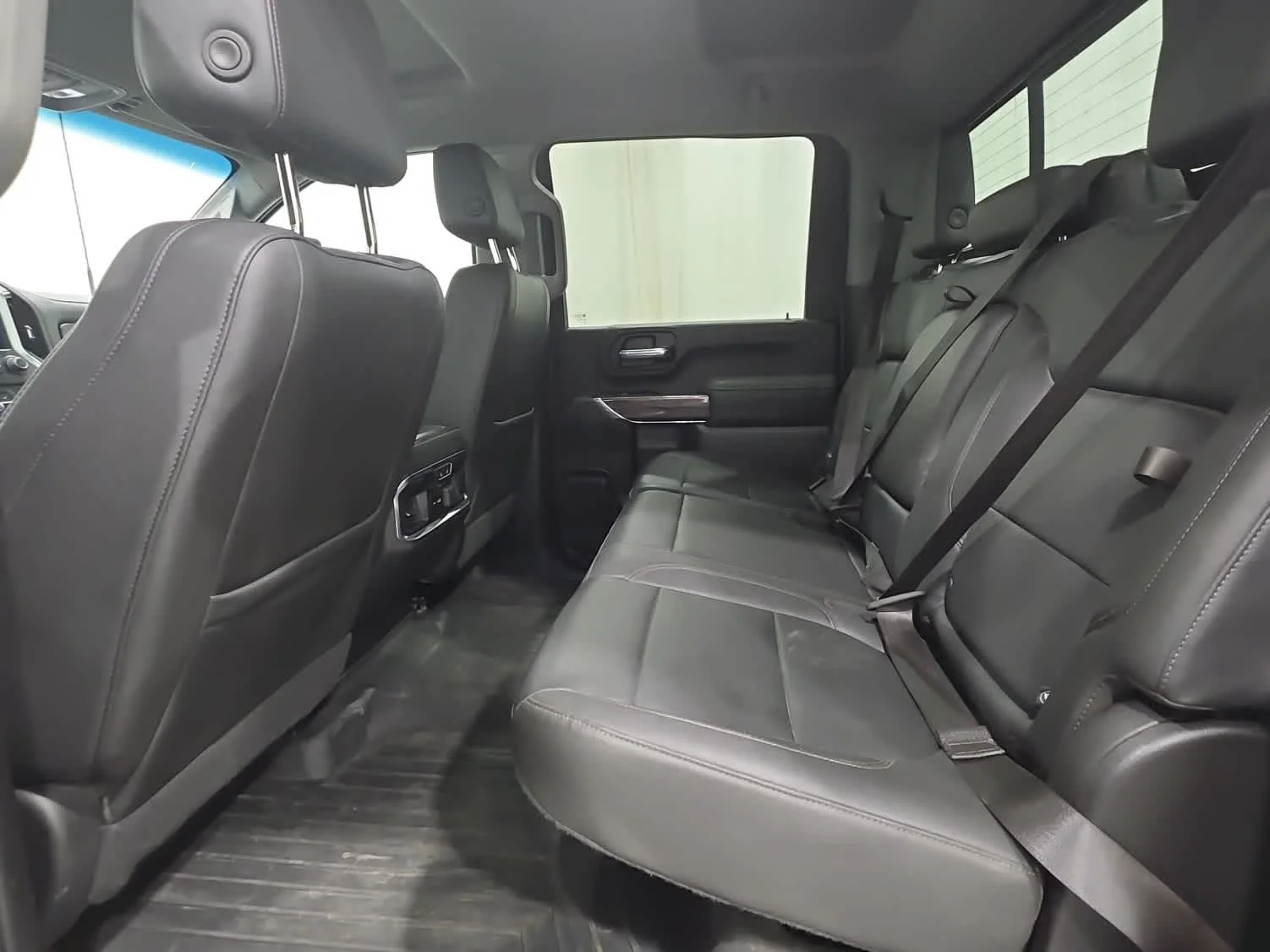 Used 2022 Silver Ice Metallic Chevrolet LTZ image 12
