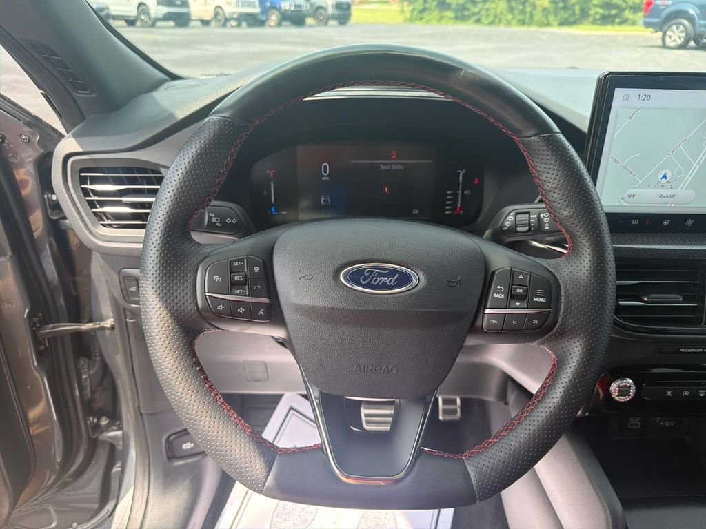 Used 2024 Gray Ford ST-Line image 6