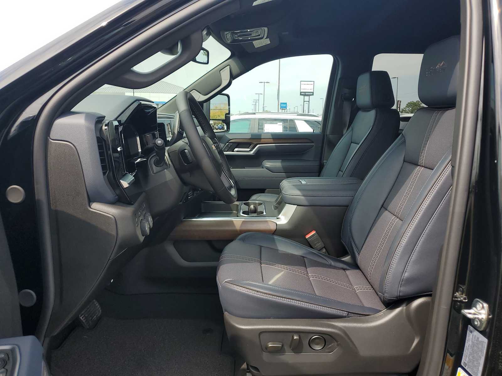 2026 Chevrolet Silverado 3500 HD High Country - Photo 10