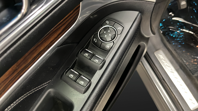 Used 2017 Magnetic Metallic Ford Limited image 21