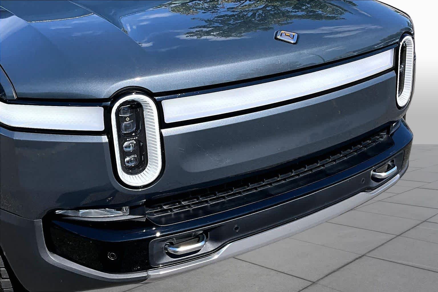 Used 2023 Midnight Black Rivian Adventure image 29