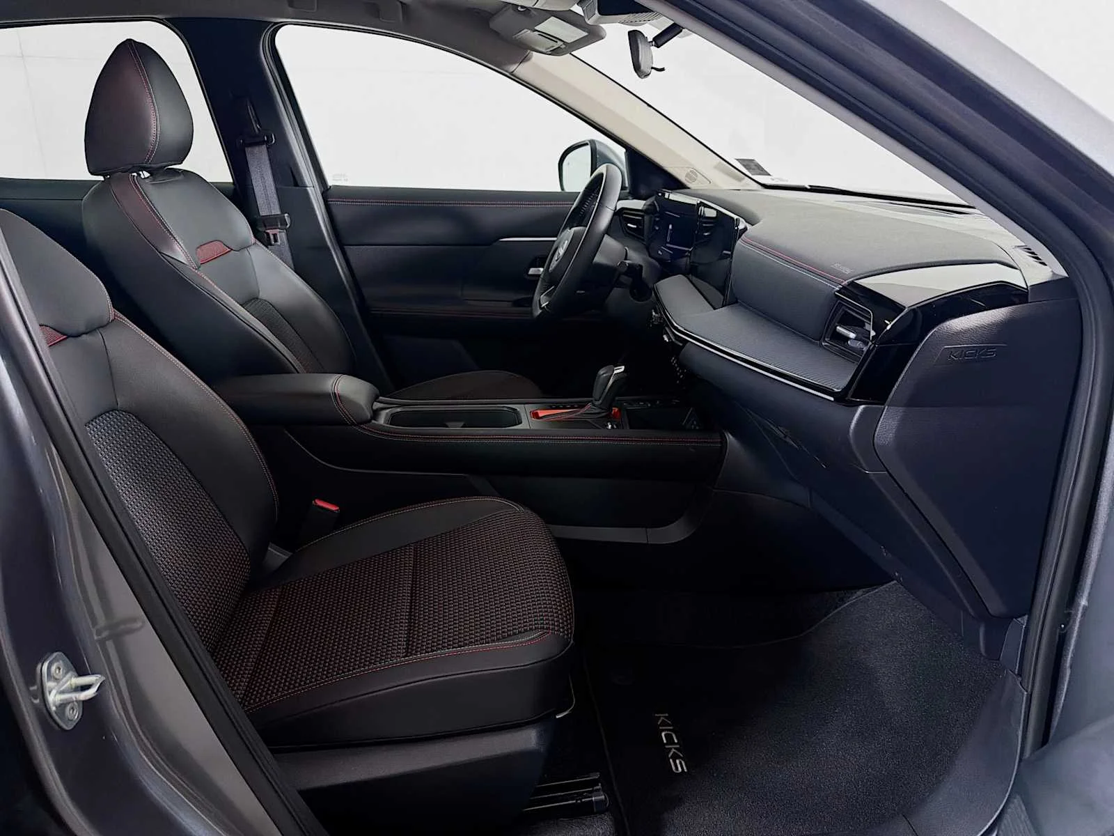 Certified Used 2025 Gun Metallic Nissan SR image 23