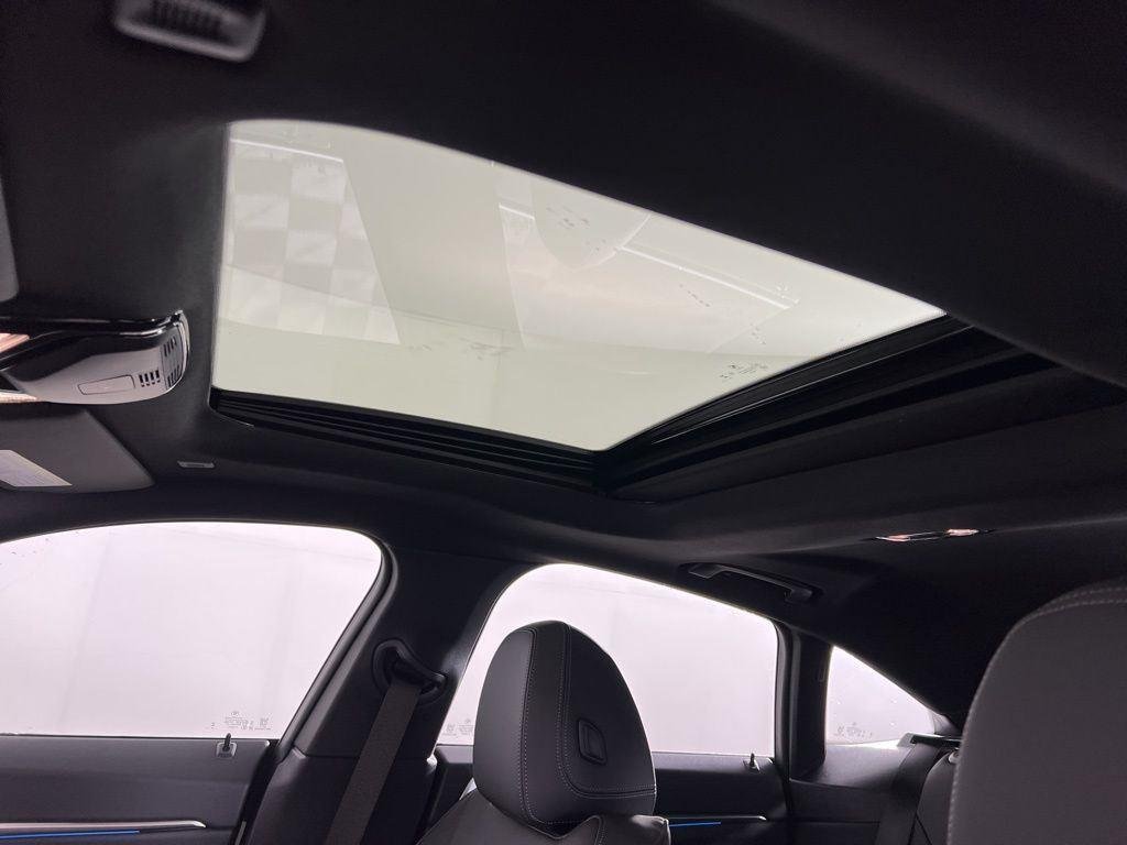 2026 BMW i4 40 - Photo 12