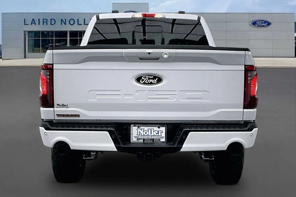 New 2026 Oxford White Ford Tremor® image 4