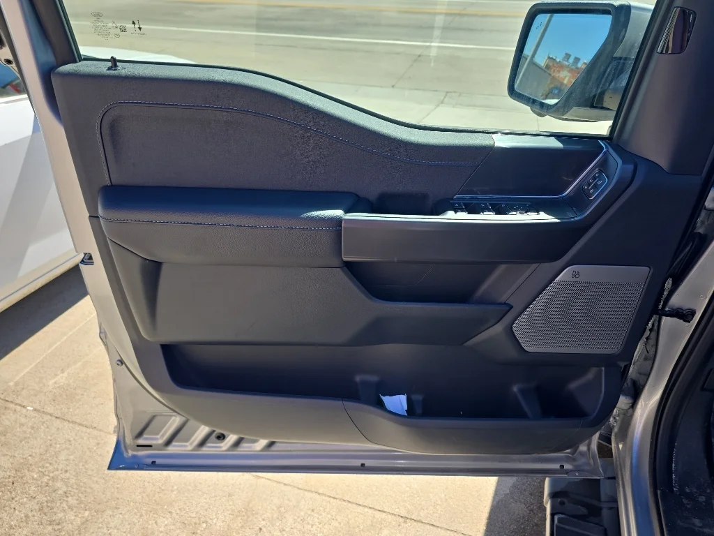 2025 Ford F-150 Lariat - Photo 10